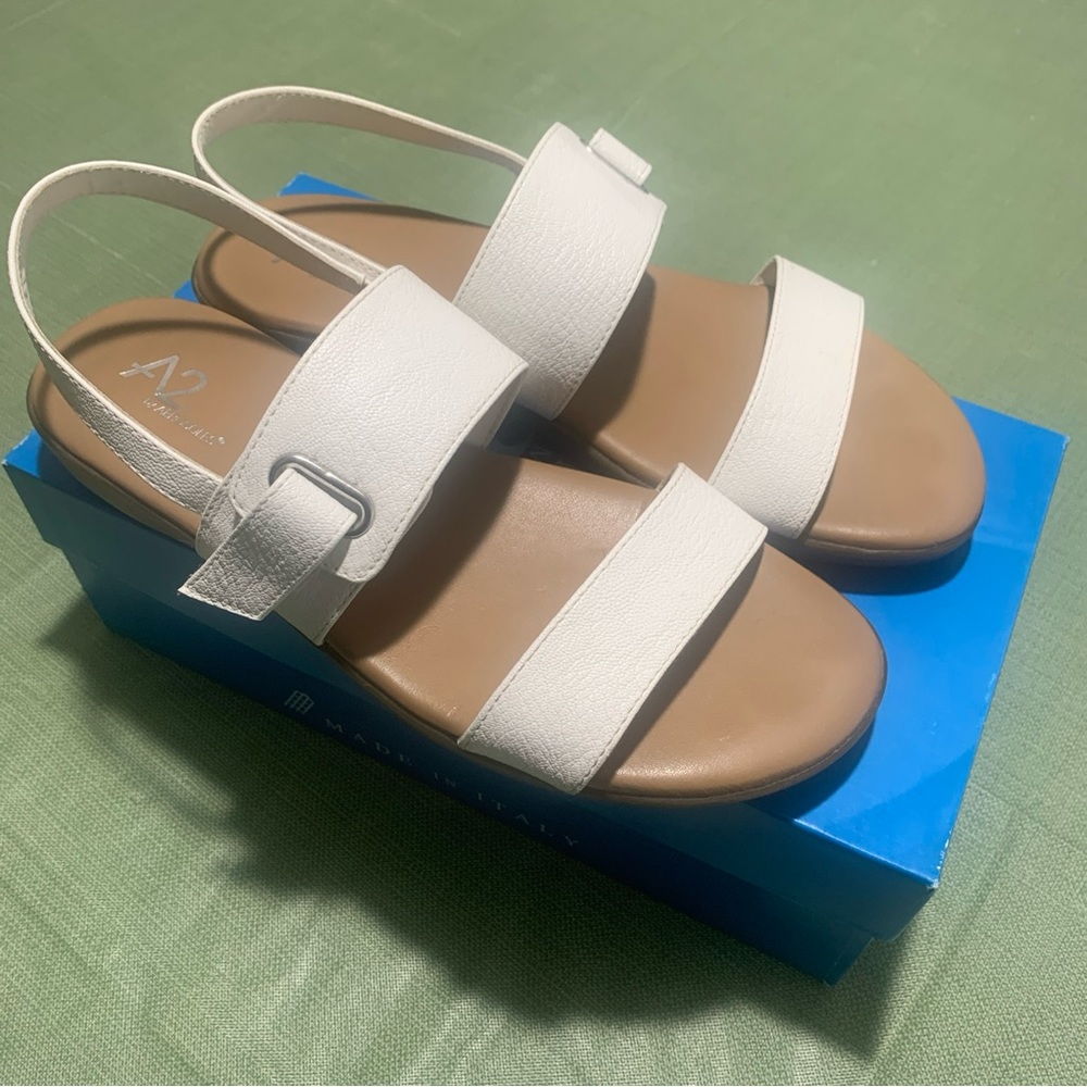 A2 by aerosols size 7.5 medium sandals in excellent condition